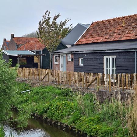 Schwone Diekhuusje - Vakantiewoning Aan De Noordzeekust Schoondijke Exterior foto