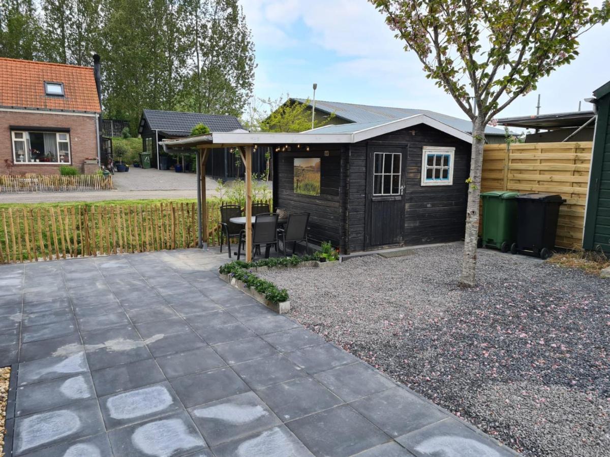 Schwone Diekhuusje - Vakantiewoning Aan De Noordzeekust Schoondijke Exterior foto