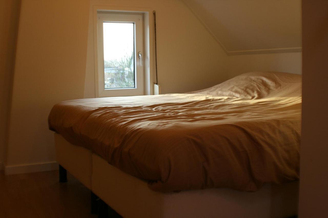 Schwone Diekhuusje - Vakantiewoning Aan De Noordzeekust Schoondijke Exterior foto