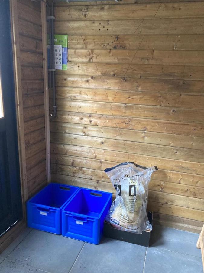 Schwone Diekhuusje - Vakantiewoning Aan De Noordzeekust Schoondijke Exterior foto