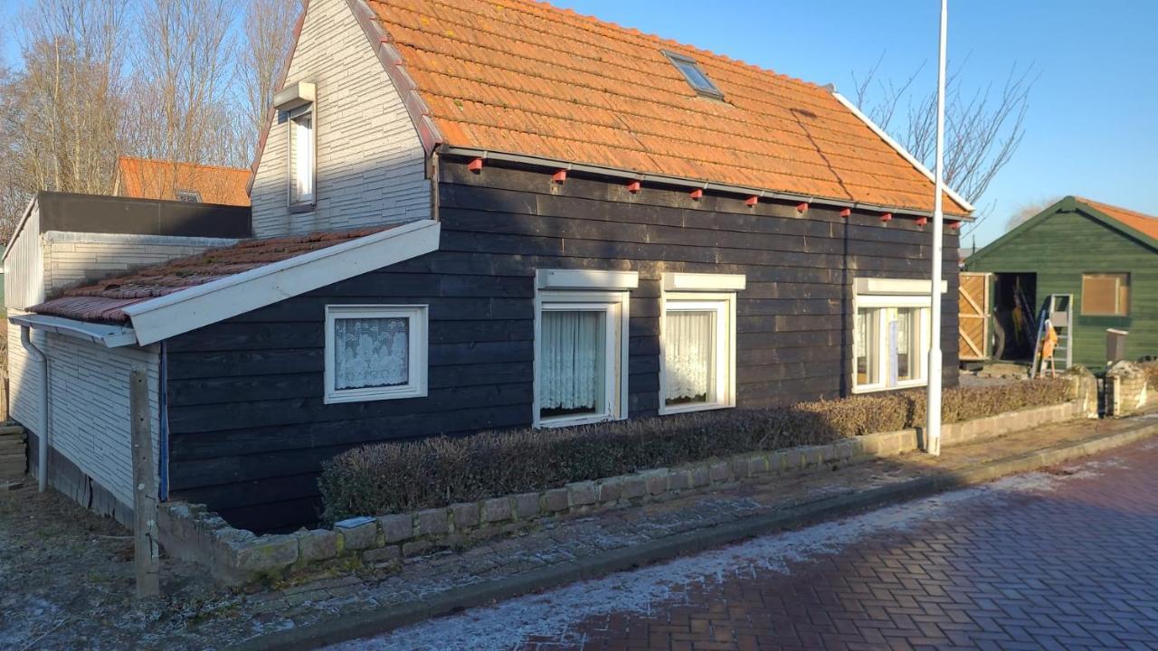 Schwone Diekhuusje - Vakantiewoning Aan De Noordzeekust Schoondijke Exterior foto